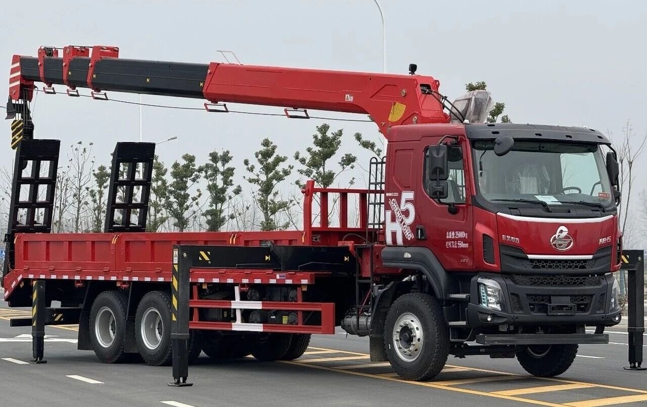 2026 Donfeng  Crane Truck