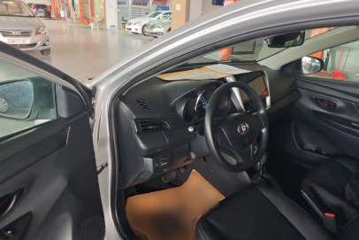 2017 Toyota Yaris L