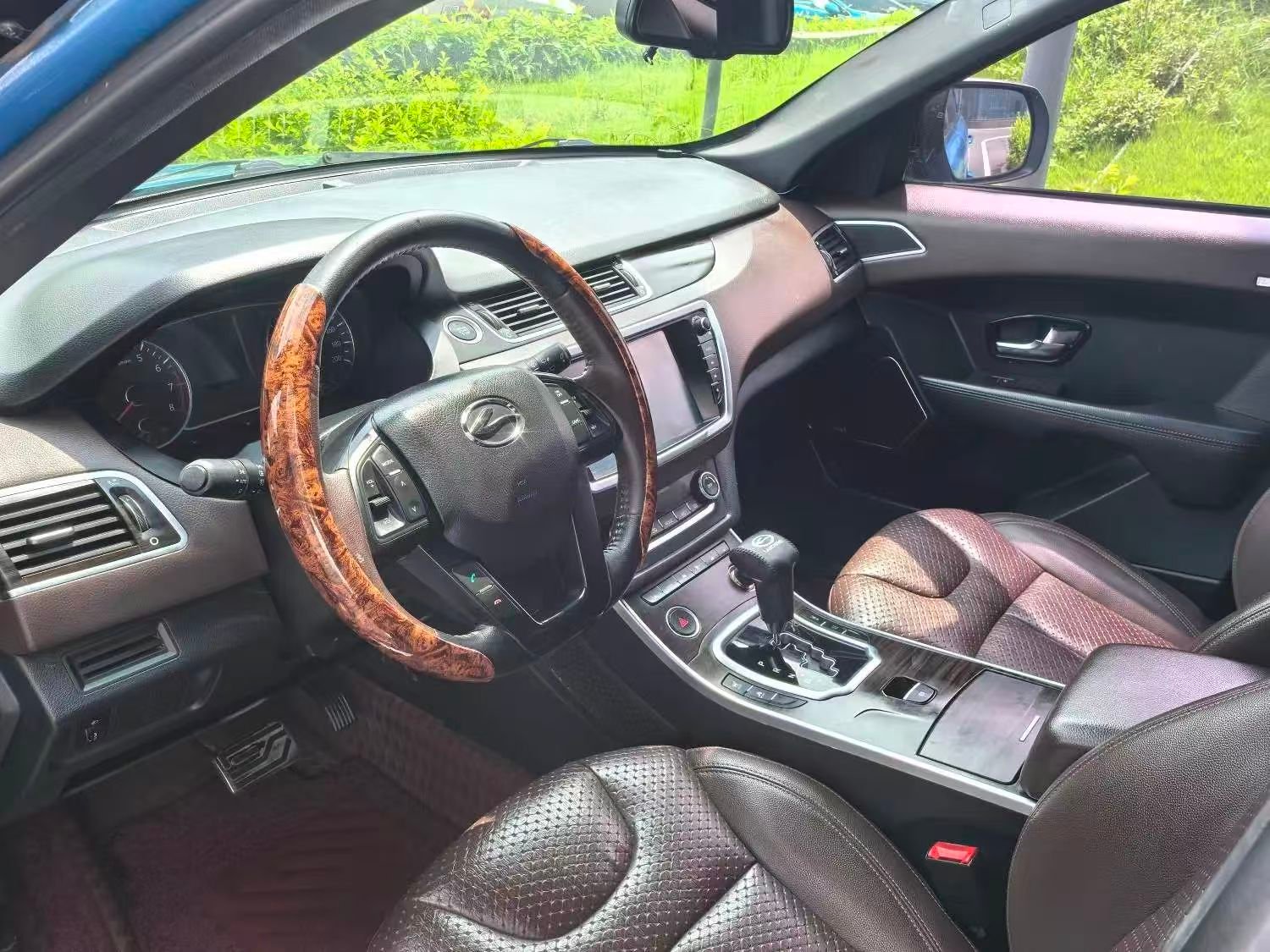 2017 Land Wind X7 Blue