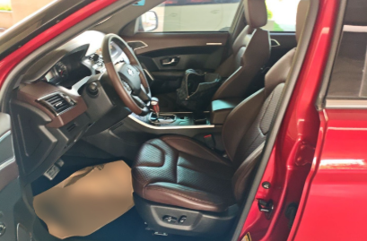 2017 Land Wind X7 - Red