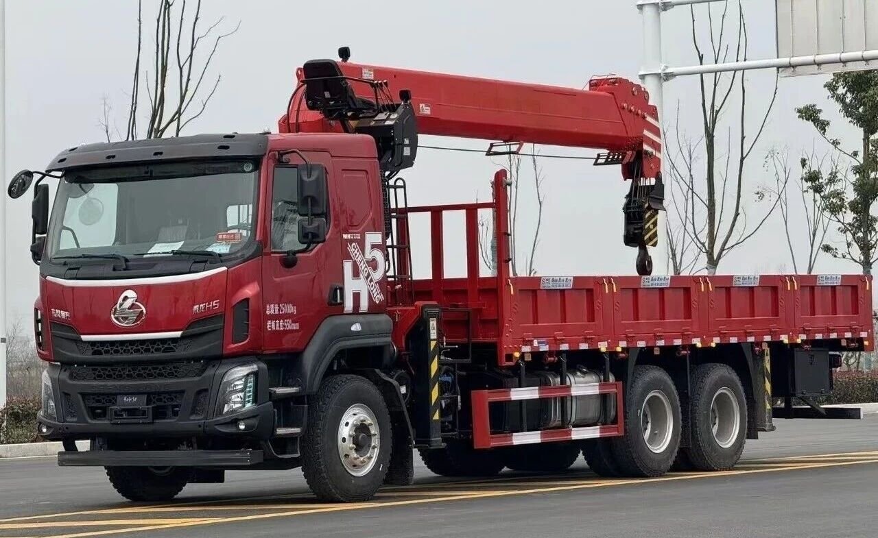Donfeng  Crane Truck